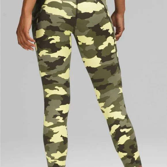 Lululemon Fast and Free High Rise tight Size 10 - Picture 2 of 8